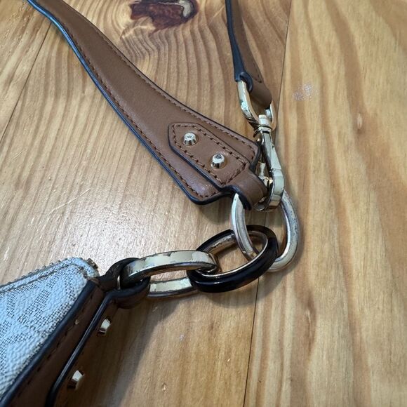 Michael Kors Isabella Convertible Shoulder Bag Purse Over The Shoulder Cream - Picture 9 of 14